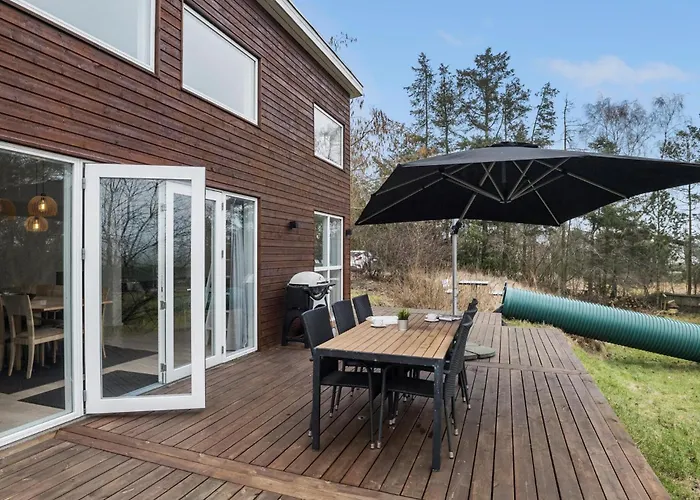 4 Bedroom In *